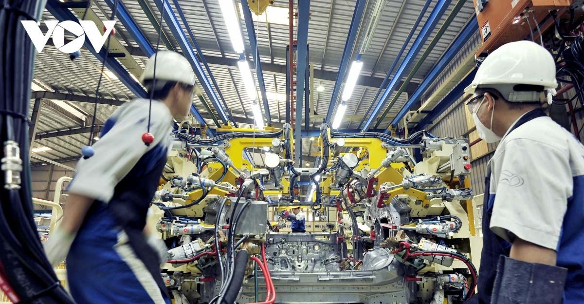 Experts consider how Vietnam can attract greater investment from global firms